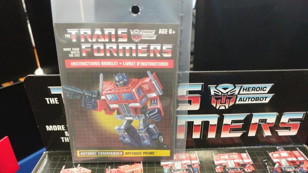 Transformers Walmart G1 Optiums Prime Reissue  (5 of 10)